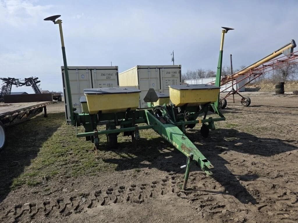 Image of John Deere 7000 Primary image