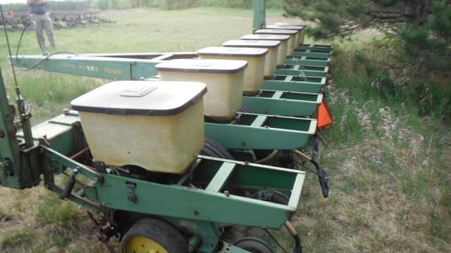 Image of John Deere 7000 equipment image 3