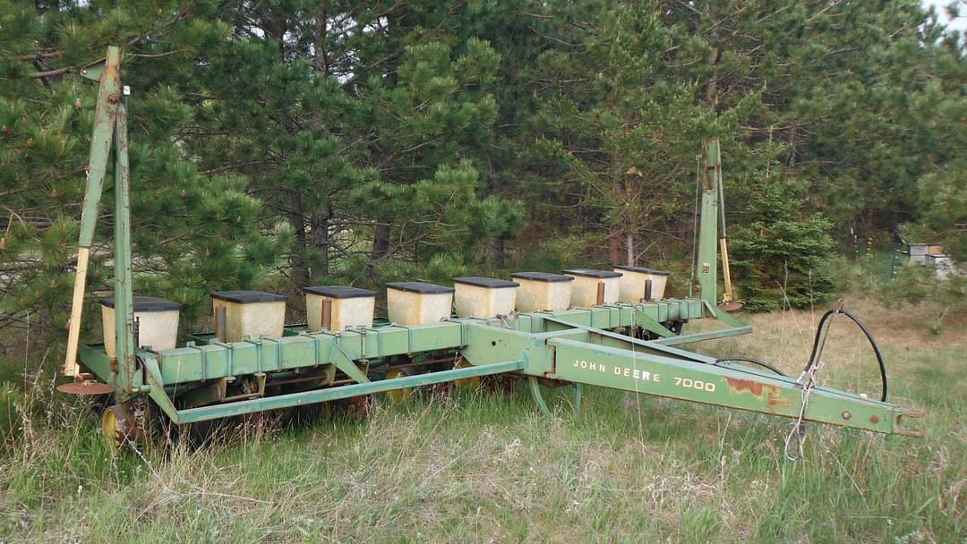 Image of John Deere 7000 Primary image