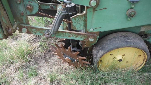 Image of John Deere 7000 equipment image 4