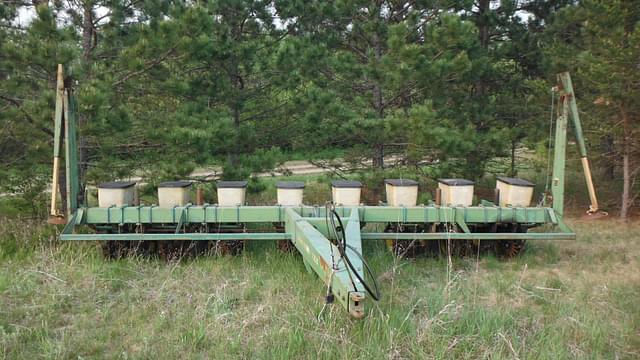 Image of John Deere 7000 equipment image 1