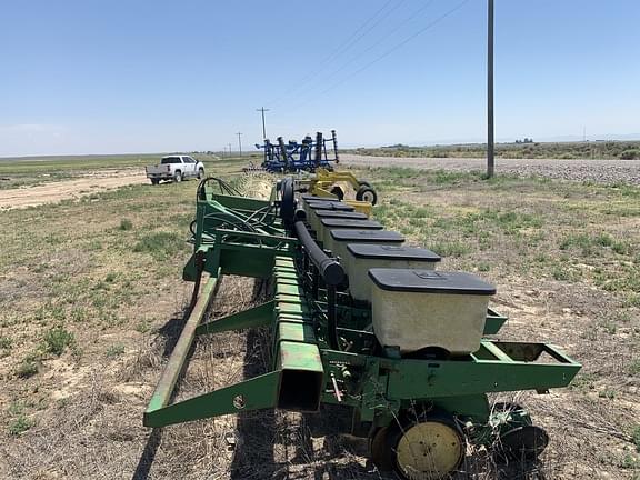 Image of John Deere 7000 equipment image 3