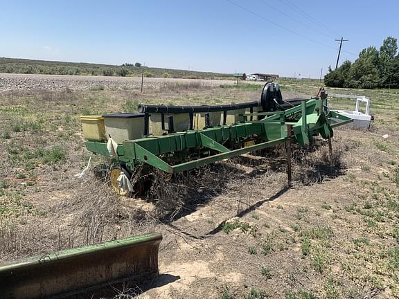 Image of John Deere 7000 Primary image