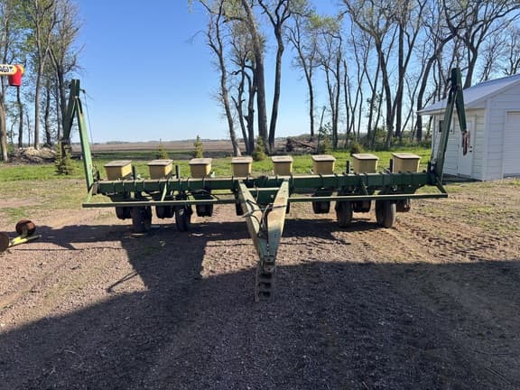 Image of John Deere 7000 equipment image 1