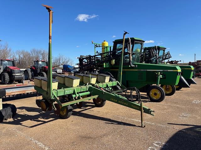 Image of John Deere 7000 equipment image 1