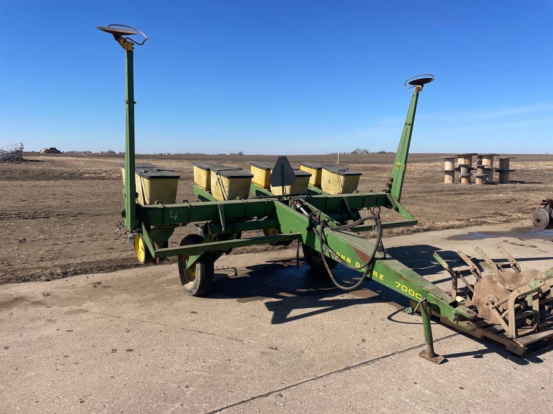 Image of John Deere 7000 Primary image