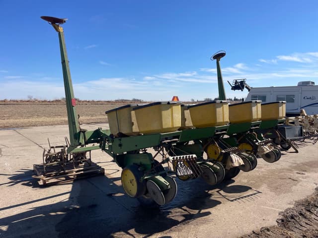 Image of John Deere 7000 equipment image 2