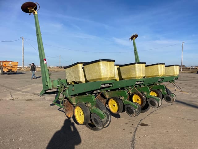 Image of John Deere 7000 equipment image 2