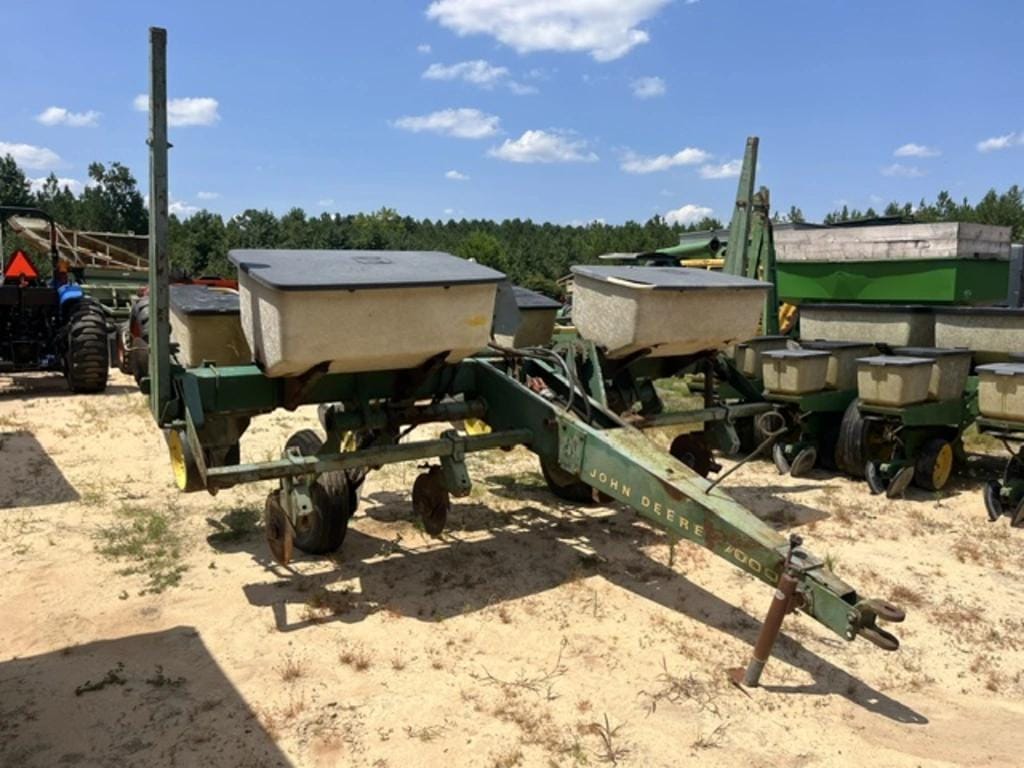 John Deere 7000 Equipment Image0
