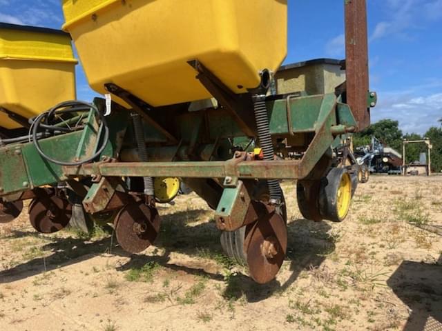 Image of John Deere 7000 equipment image 4