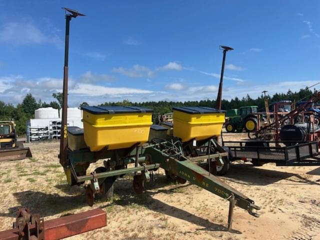 Image of John Deere 7000 equipment image 1