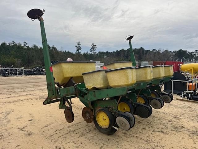 Image of John Deere 7000 equipment image 2