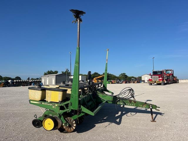 Image of John Deere 7000 equipment image 1
