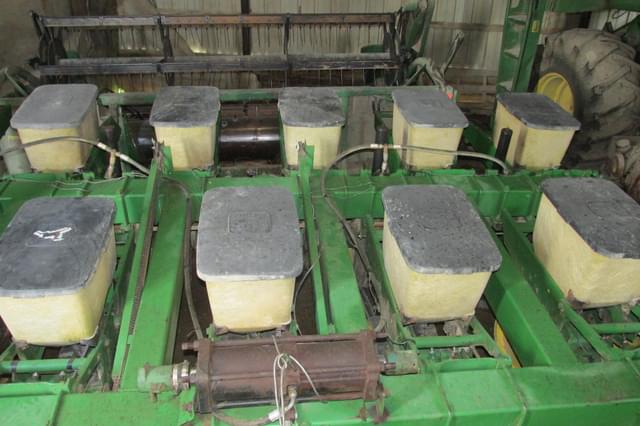 Image of John Deere 7000 equipment image 3