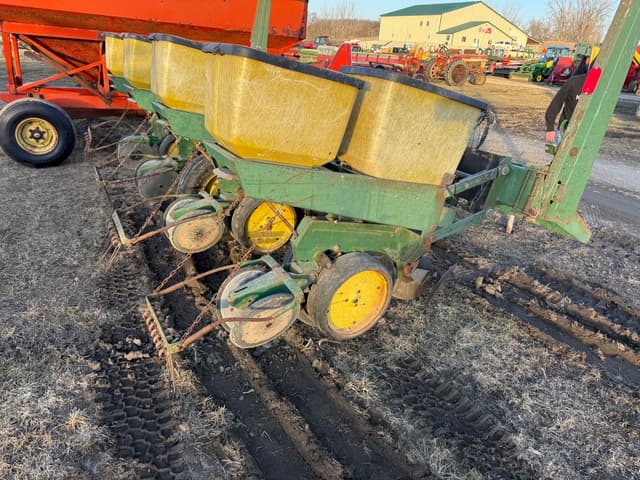 Image of John Deere 7000 equipment image 2