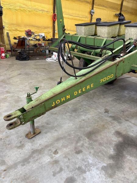 Image of John Deere 7000 equipment image 4