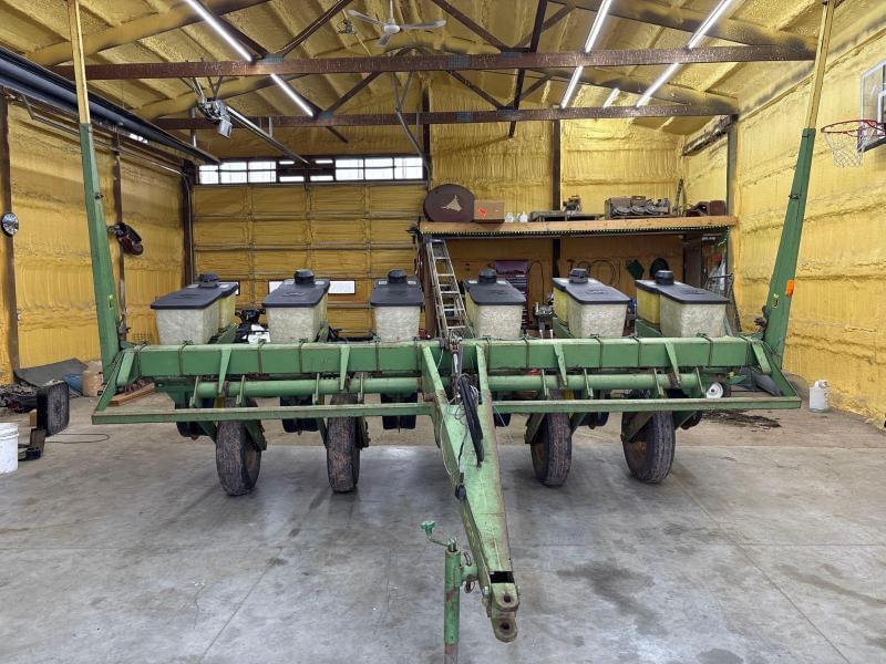 Image of John Deere 7000 Primary image