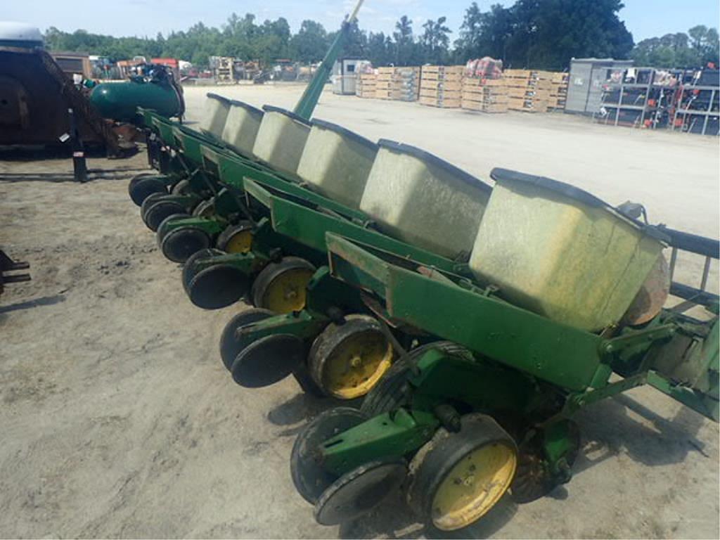 Image of John Deere 7000 Primary image