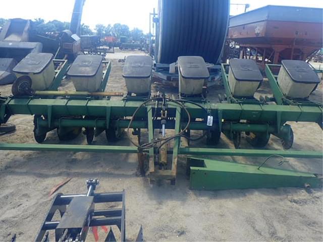 Image of John Deere 7000 equipment image 1