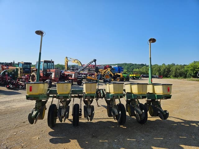 Image of John Deere 7000 equipment image 3