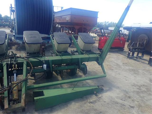 Image of John Deere 7000 equipment image 1