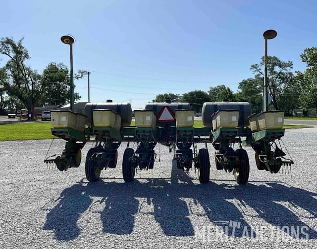 Image of John Deere 7000 equipment image 3