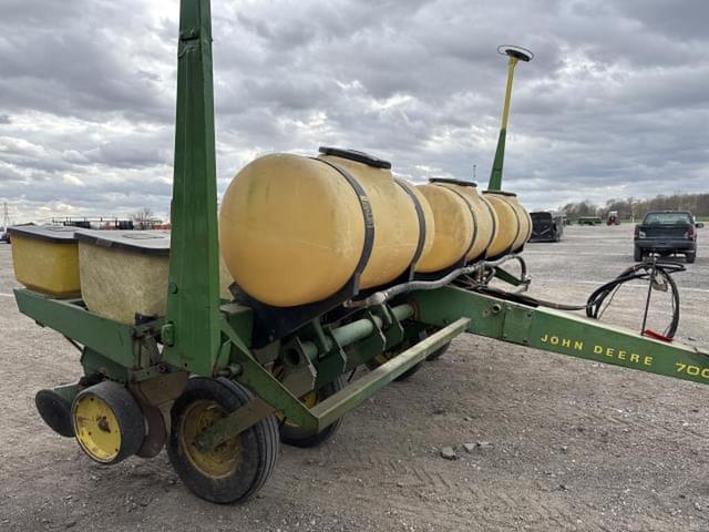 Image of John Deere 7000 equipment image 4