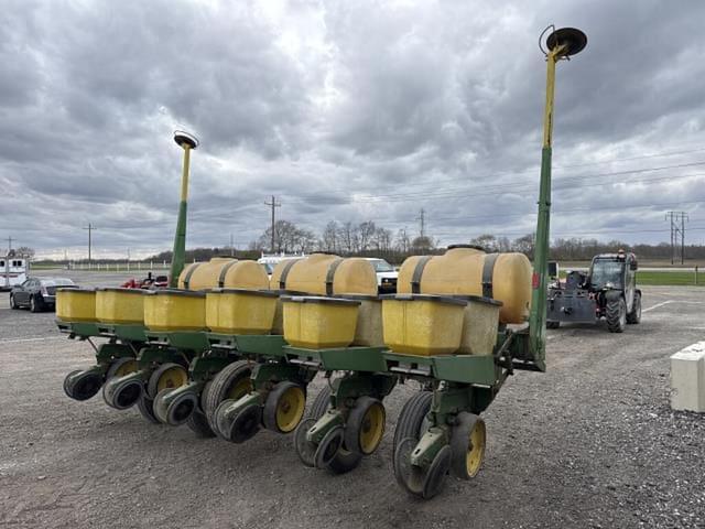 Image of John Deere 7000 equipment image 3