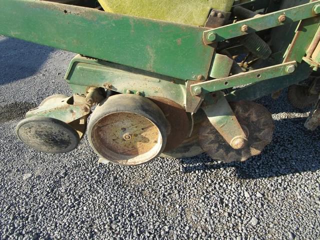 Image of John Deere 7000 equipment image 3
