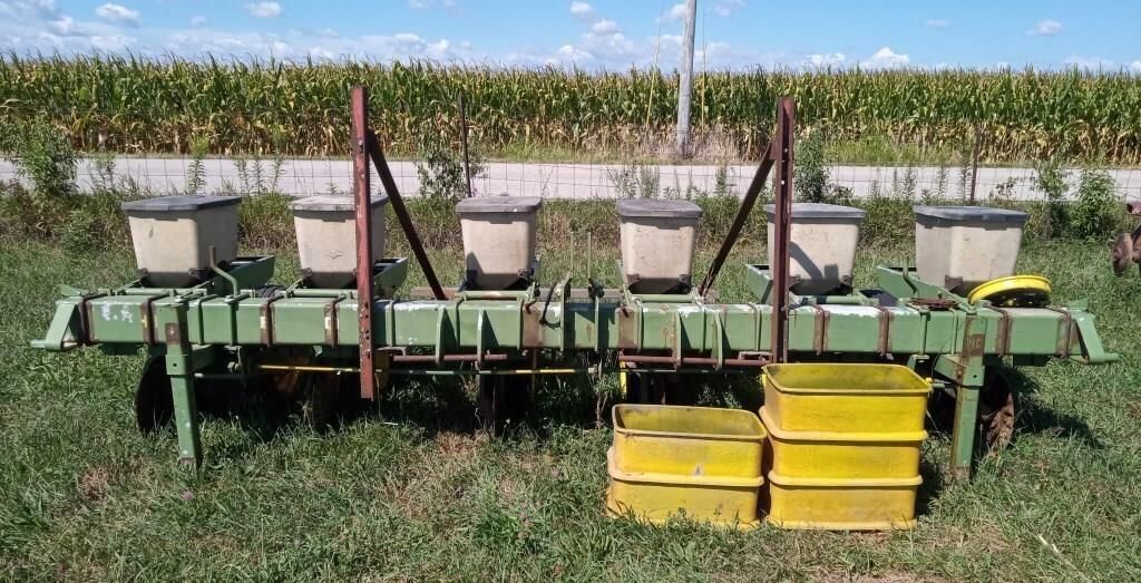 John Deere 7000 Equipment Image0