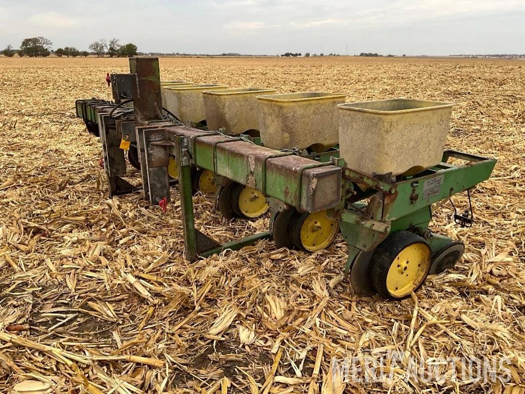 Main image John Deere 7000