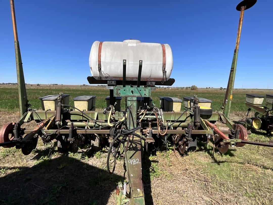 Image of John Deere 7000 Primary image