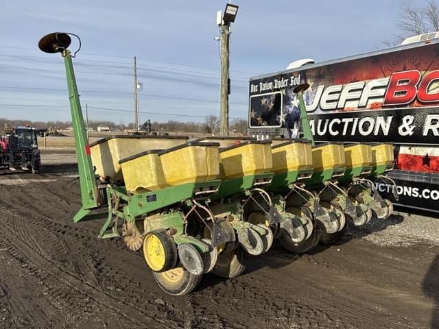 Image of John Deere 7000 equipment image 1