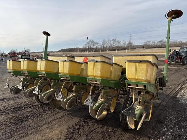 Image of John Deere 7000 equipment image 3