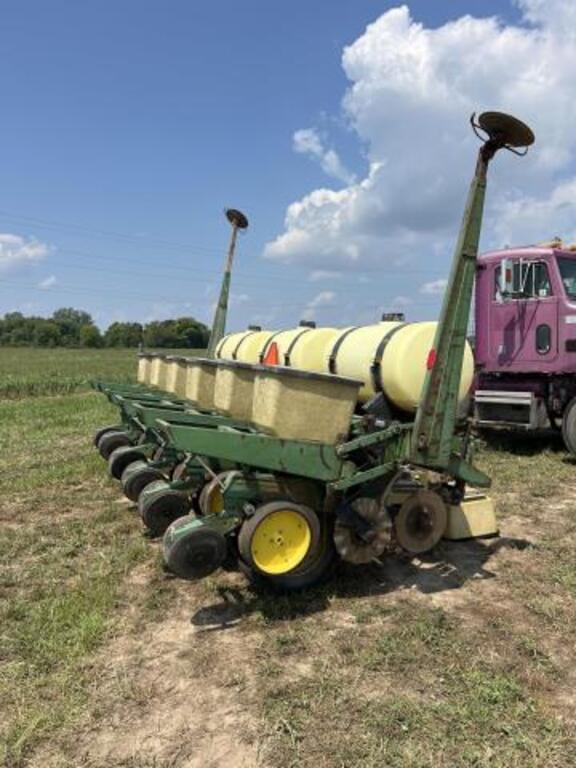 Image of John Deere 7000 equipment image 3