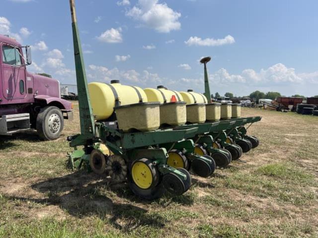 Image of John Deere 7000 equipment image 1