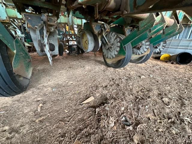 Image of John Deere 7000 equipment image 2