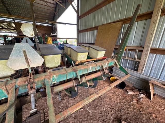 Image of John Deere 7000 equipment image 3