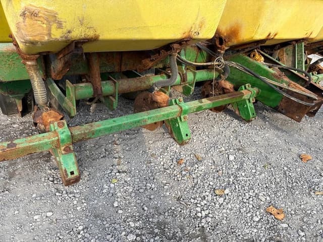 Image of John Deere 7000 equipment image 3