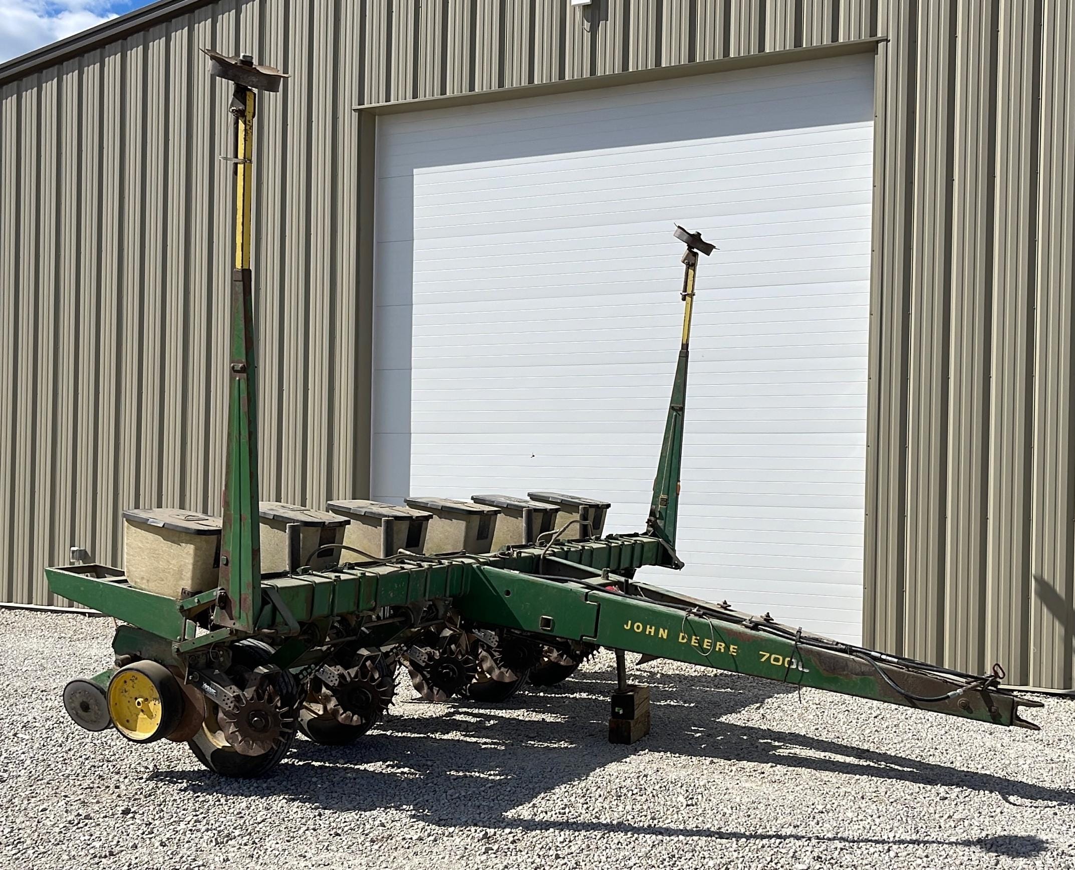 Main image John Deere 7000