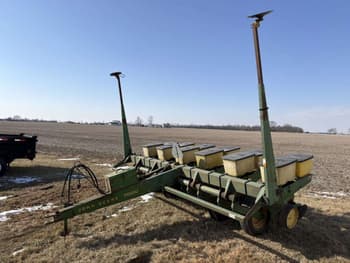 John Deere P7000 Equipment Image0