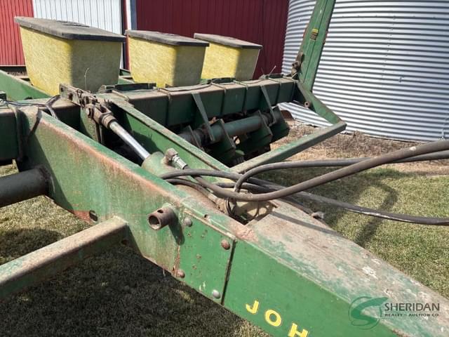 Image of John Deere 7000 equipment image 2