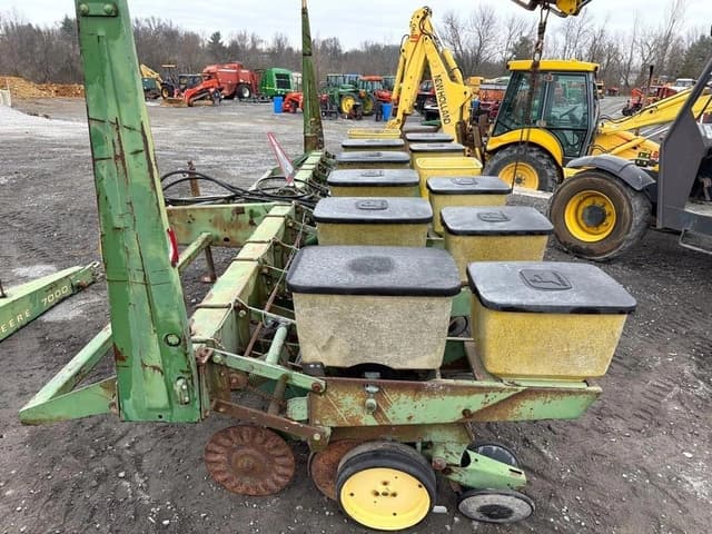 Image of John Deere 7000 equipment image 4