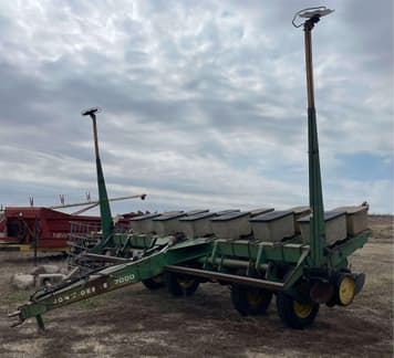 Main image John Deere 7000