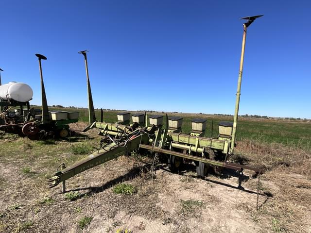 Image of John Deere 7000 equipment image 1