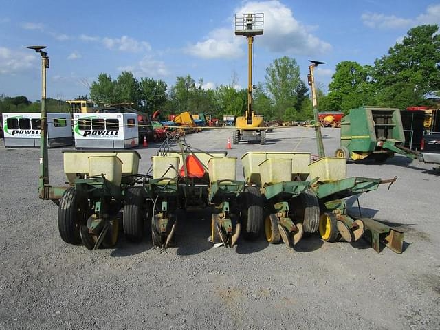 Image of John Deere 7000 equipment image 2