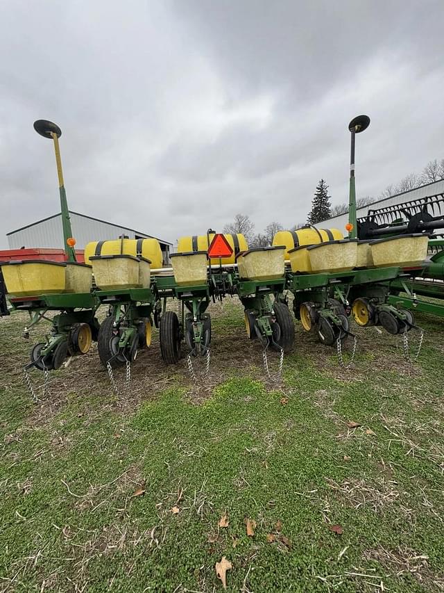 Image of John Deere 7000 equipment image 4