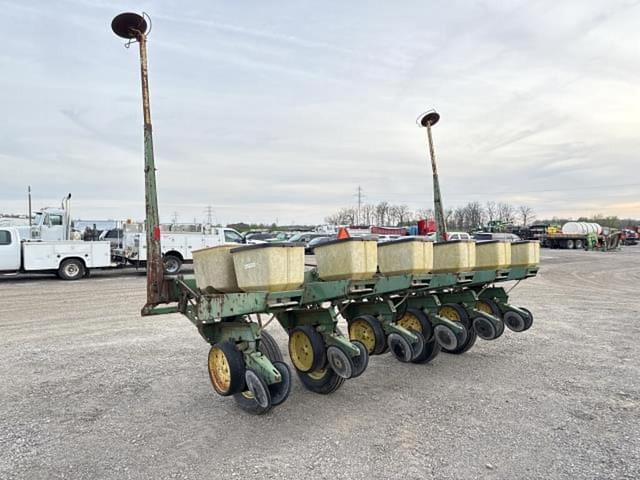 Image of John Deere 7000 equipment image 2