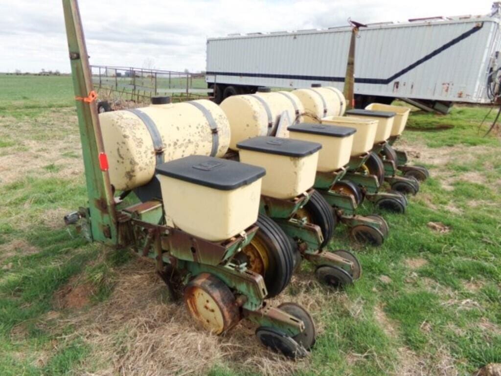 Main image John Deere 7000