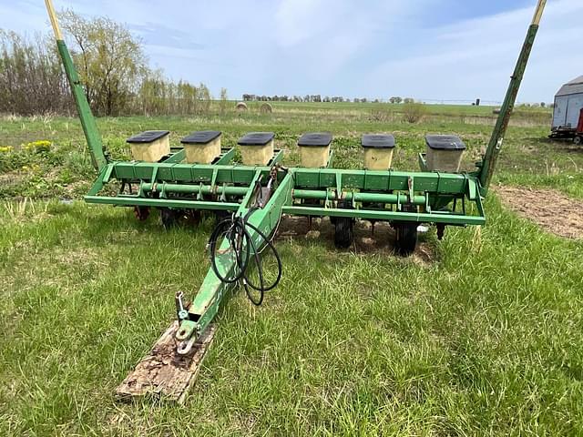 Image of John Deere 7000 equipment image 1